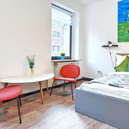 Zentrales 2-sz-apartment Nr 4 - Top-lage Am Hbf * Крефельд