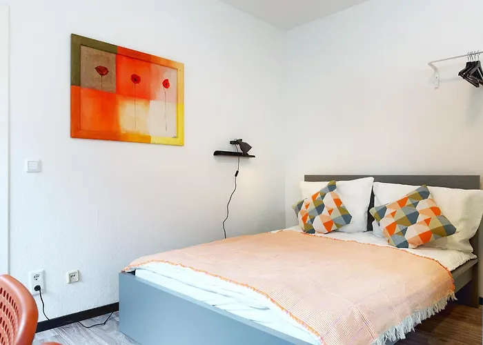 Zentrales 2-sz-apartment Nr 4 - Top-lage Am Hbf * Крефельд